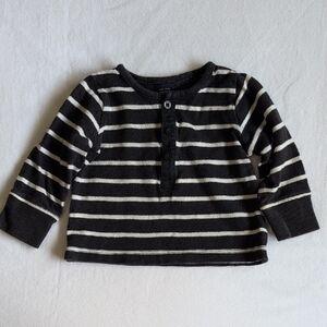 babyGap black striped thick cotton long sleeve henley shirt 6-12 months baby